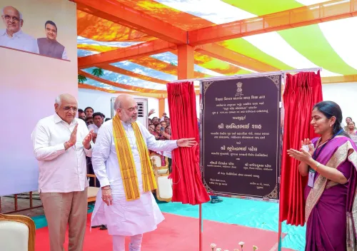 गृह मंत्री अमित शाह ने गोवर्धनराम और कवि नर्मद लाइब्रेरी में रीडिंग हॉल का उद्घाटन किया