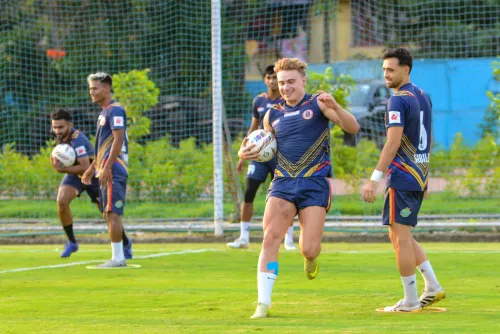 विवेकानंद युवा भारती क्रीड़ांगण में ईस्ट बंगाल FC का प्रशिक्षण