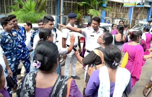Kolkata: ASHA workers protest at Swasthya Bhawan