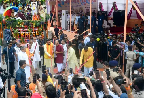 गर्दनीबाग ठाकुरबाड़ी में रथ यात्रा, CM डिप्टी CM एक साथ