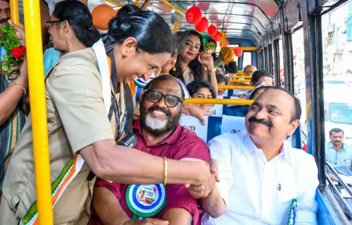 CM सथीसन और परिवहन मंत्री ने बस में सवार होकर किया शुभारंभ