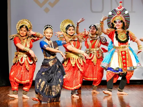 REVA यूनिवर्सिटी के AI प्रेस मीट में छात्रों का नृत्य प्रदर्शन