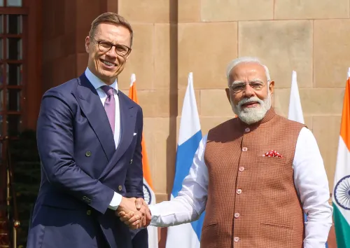 New Delhi: PM Modi welcomes Finland's President at Hyderabad House