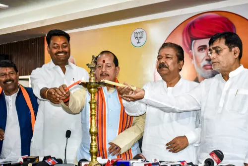 Patna: BJP Officials Participate in Jyotiba Phule Jayanti Celebration