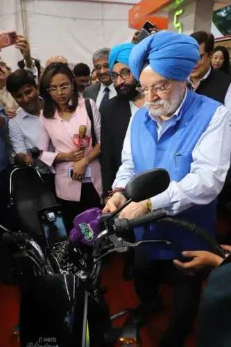 देश में ई85 ईंधन लॉन्च हुआ, पुरी बोले- ग्रीन फ्यूचर की तरफ ऐतिहासिक कदम 