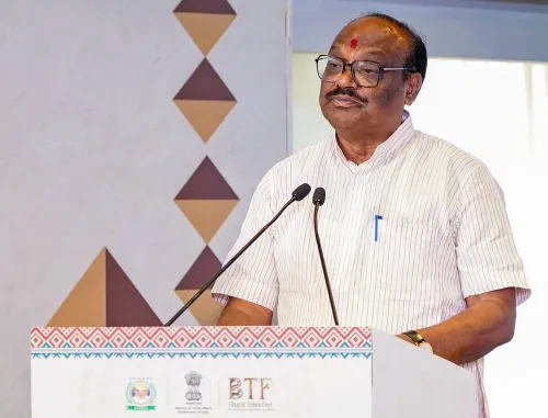 नई दिल्ली: जुएल ओराम ने सीएसआर सम्मेलन का उद्घाटन किया