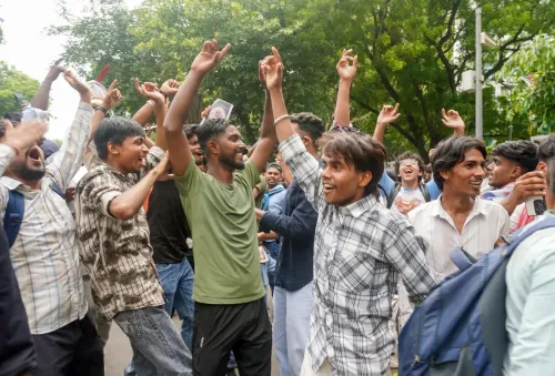 जंतर मंतर पर CJP समर्थकों का जश्न