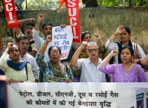 New Delhi: SUCI(C) Workers Protest Against Price Rise
