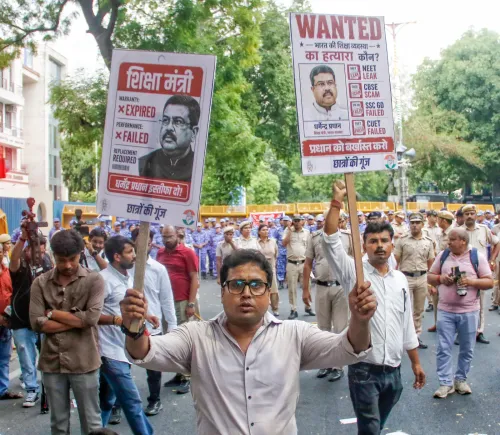 BJP मुख्यालय के बाहर युवा कांग्रेस का प्रदर्शन
