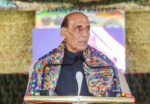 राजनाथ सिंह ने द्रास में जवानों से की मुलाकात