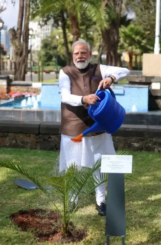 'एक पेड़ मां के नाम' के तहत प्रधानमंत्री मोदी ने इथियोपिया में अपने समकक्ष के साथ किया पौधारोपण