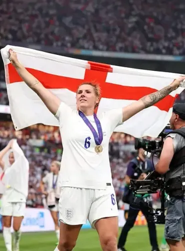 Why Did England and Chelsea Defender Millie Bright Retire from International Football?