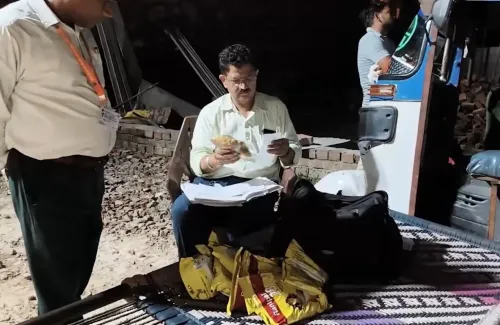 एटा में सपना डेयरी पर छापा: 10 क्विंटल नकली पनीर नष्ट, 40 क्विंटल क्रीम समेत भारी माल जब्त