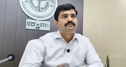 एटा में 24,900 क्विंटल मक्का की मालगाड़ी बिना 9आर रसीद पकड़ी, मंडी शुल्क चोरी में तीन व्यापारियों के लाइसेंस निरस्त