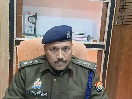 क्या इटावा में पुलिस और हिस्ट्रीशीटर के बीच मुठभेड़ हुई? एक आरोपी गिरफ्तार, अवैध हथियार, मोबाइल फोन, कार बरामद