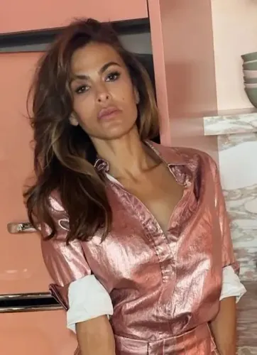 How Did Eva Mendes and Ryan Gosling Bond During Early Dating?