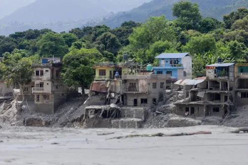 Nepal floods: 469 dead, 977 missing as rescue halted over new dam breach
