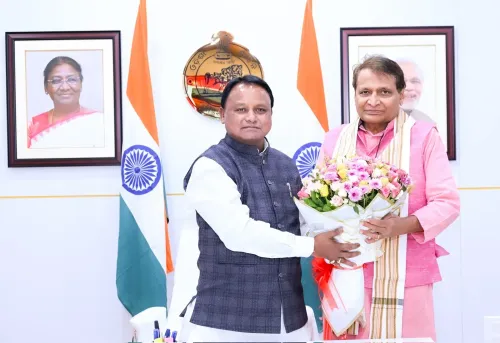 Ex-Union Minister Suresh Prabhu Calls on CM Majhi in Bhubaneswar