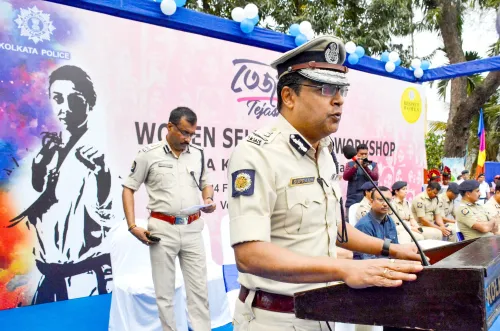 कोलकाता पुलिस ने 'तेजस्विनी' आत्म-सुरक्षा प्रशिक्षण शिविर की स्थापना की