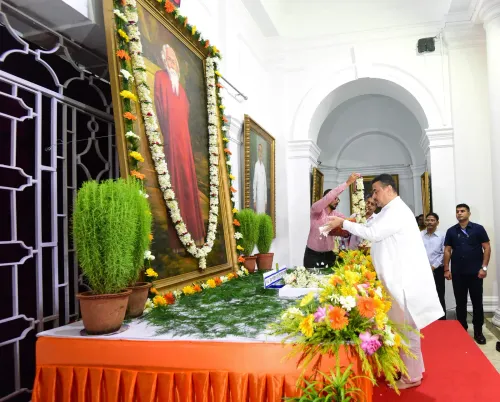 Kolkata: Suvendu Adhikari pays floral tribute to Rabindranath Tagore