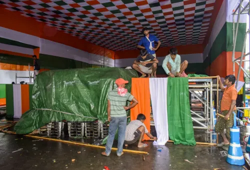 मेयो रोड पर शहीद दिवस मंच की तैयारी