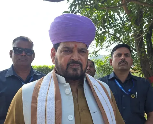 फारूक अब्दुल्ला के बयान पर बृजभूषण शरण सिंह का पलटवार: जम्मू-कश्मीर भारत का अभिन्न अंग था, है और रहेगा