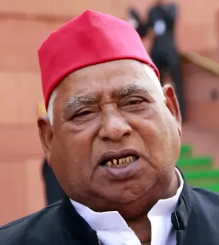 क्या फसल की सरकारी खरीद नहीं हो रही? सपा सांसद अवधेश प्रसाद ने उठाए सवाल