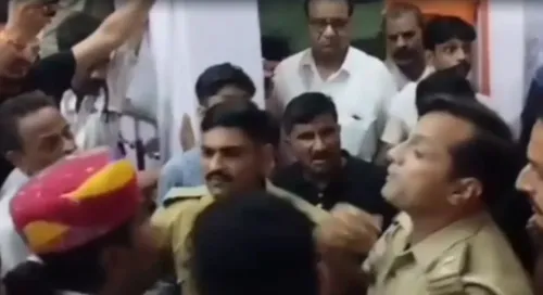 फतेहपुर सीकरी में पुलिस की आपत्तिजनक टिप्पणी पर बवाल, चौकी प्रभारी वरुण पंवार और सिपाही लाइन हाजिर