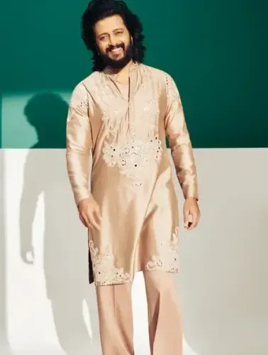 बर्थडे स्पेशल: पिता सीएम, भाई नेता, मगर रितेश बने अभिनेता, आर्किटेक्ट बेटे को पिता से मिली थी खास सलाह