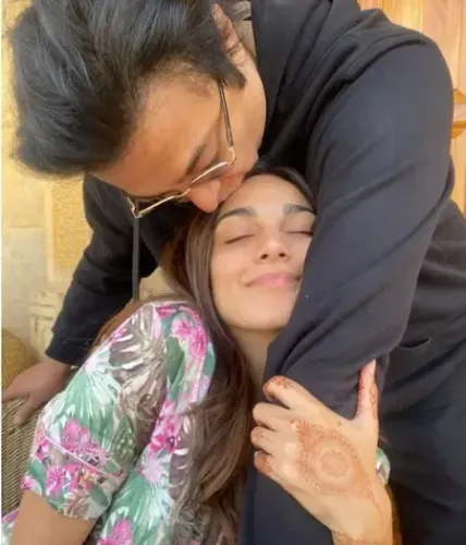 'फादर्स डे' पर बॉलीवुड सेलेब्स ने शेयर किए अपने पिता के साथ बिताए खूबसूत पल