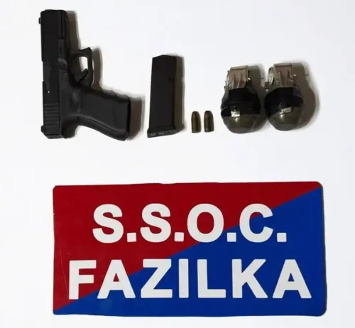 क्या फाजिल्का में हथियार तस्करी के आरोप में दो गिरफ्तार हुए हैं?