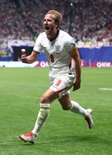 Kane's brace sinks DR Congo 2-1, England reach FIFA WC last 16