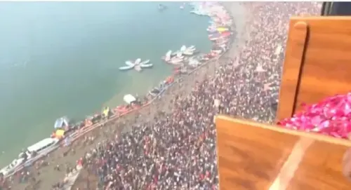 Why Are Flower Petals Showered on Devotees at Triveni Sangam During Mauni Amavasya?