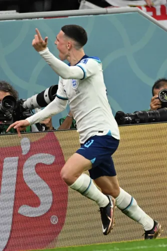 Phil Foden signs new four-year Man City deal until 2030