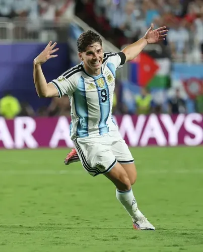 Julian Alvarez transfer: Laporta piles pressure on Atletico with deadline warning