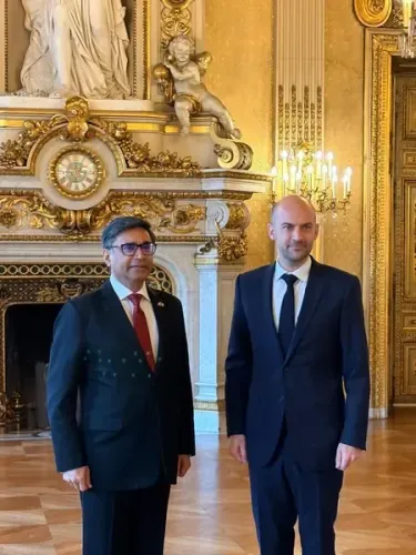Vikram Misri Meets French Foreign Minister to Strengthen Ties