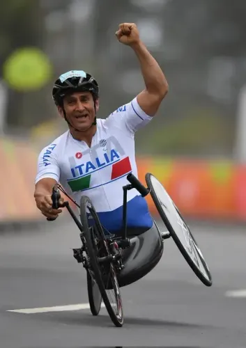 Alex Zanardi, F1 veteran and Paralympic cycling icon, dies at 59