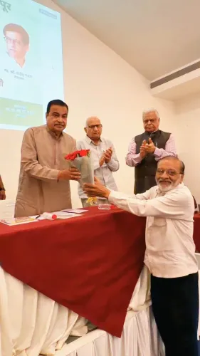 Gadkari attends Rajendra Pawar felicitation in Nagpur