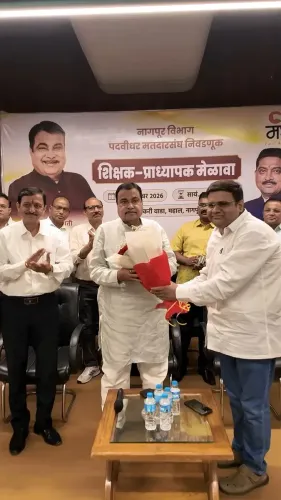 Gadkari Courts Graduate Voters in Nagpur with Teacher-Professor Meet