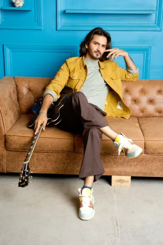 Is Gajendra Verma's New Track 'Mud Ke Tu Aa' About Seeking 'One More Chance'?
