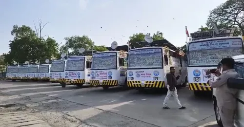 गुजरात प्रवेश उत्सव 2026: 28 सोलर 'स्कूल ऑन व्हील्स' बसों का लोकार्पण, हर बस में 20 बच्चों की पढ़ाई की व्यवस्था