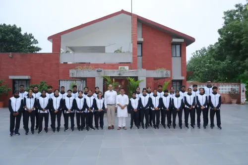 गांधीनगर में उभरते खिलाड़ियों से मिले उपमुख्यमंत्री हर्ष संघवी, बोले- हर चेहरे पर दिखता है आत्मविश्वास