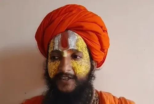 गणेश जुलूस पर अंडे फेंकने की घटना: अयोध्या के संतों का रोष, महाराष्ट्र सरकार से सख्त कार्रवाई की मांग