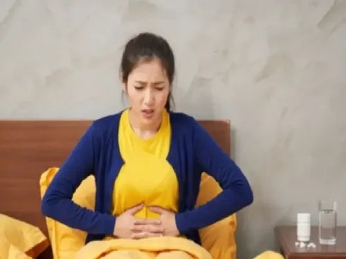 गर्मी में पेट की अम्लता से राहत पाने के उपाय: जानें कैसे करें सीने और पेट की जलन का इलाज