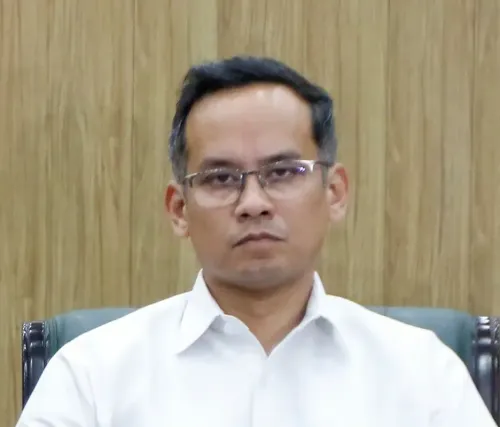 Is the Assam government trying to manipulate the 2026 elections by enrolling outsiders?