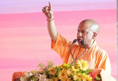 सीएम योगी का गौतमबुद्ध नगर दौरा: यीडा क्षेत्र में ₹6,750 करोड़ की दो इलेक्ट्रॉनिक्स परियोजनाओं का शिलान्यास