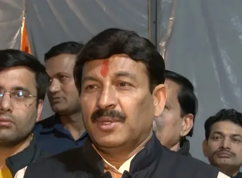 क्या जीडीपी ग्रोथ से उत्साहित मनोज तिवारी ने वोकल फॉर लोकल अभियान को सराहा?