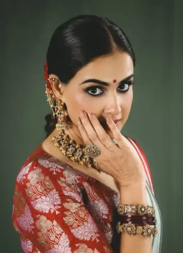 जेनेलिया डिसूजा ने साझा की पुरानी यादें, साउथ फिल्म के गाने पर किया भावनाओं का इजहार