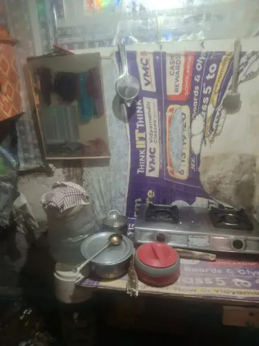 गाजियाबाद: वैशाली में सिलेंडर लीक से आग, एक ही परिवार के पांच लोग झुलसे