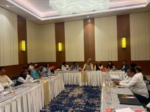 Giriraj Singh Meets Maharashtra Cotton Stakeholders
